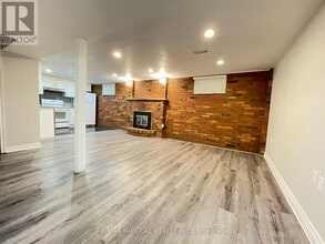 11 Queensbury Dr in Hamilton, ON - Building Photo - Building Photo