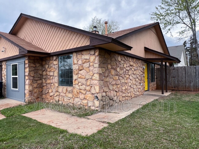 6801 Chisholm Ct