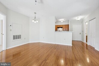 12919 Alton Square in Herndon, VA - Building Photo - Building Photo