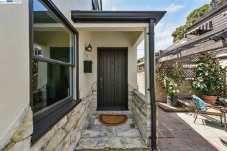 1562 Lincoln Ave, Unit A in Alameda, CA - Building Photo - Building Photo