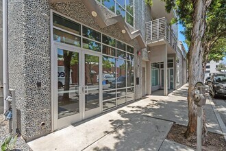 111 S De Lacey Ave, Unit 103 in Pasadena, CA - Building Photo - Building Photo