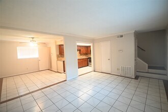 8340 La Roche Ln in Houston, TX - Building Photo - Building Photo