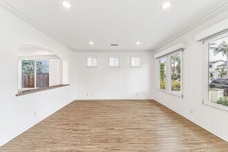 119 Granada Ave in Long Beach, CA - Foto de edificio - Building Photo