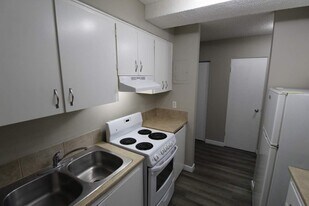 Virgo Apartments in Saskatoon, SK - Building Photo