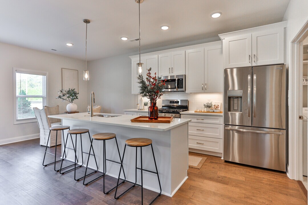 Poplar Creek in Oak Ridge, TN - Building Photo