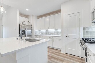 21734 Persian Lk Dr in Cypress, TX - Foto de edificio - Building Photo