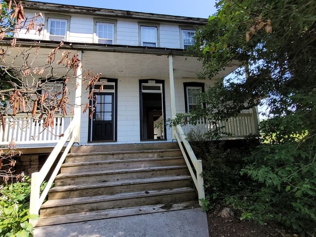 property at 2001 Pennwick Rd