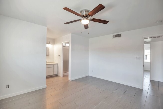 1718 E Pebble Beach Dr in Tempe, AZ - Building Photo - Building Photo