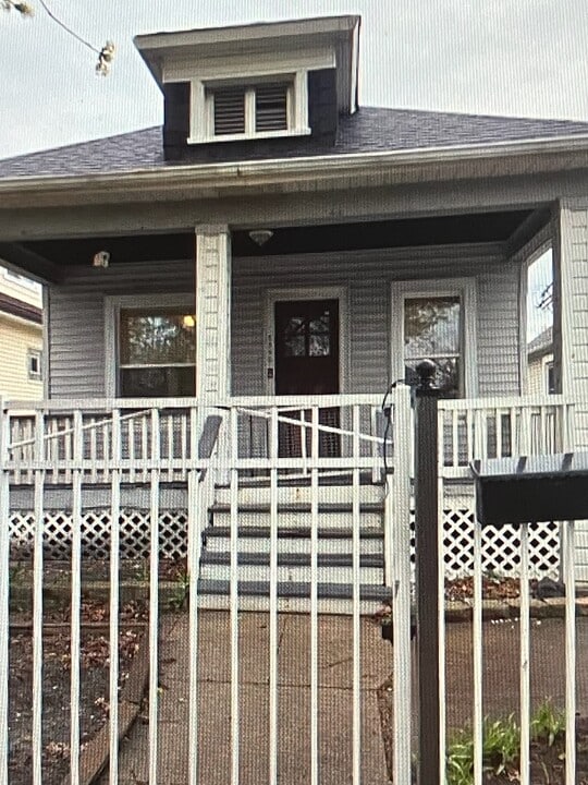 3345 W 61st Pl in Chicago, IL - Building Photo