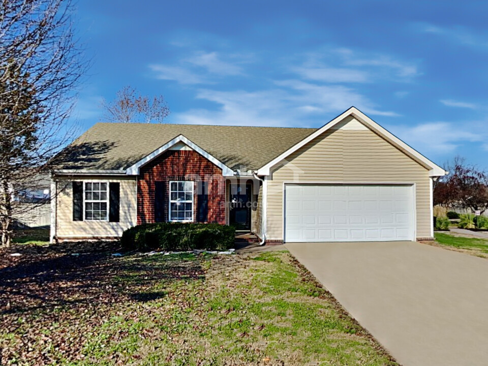 1322 Tralee Ct in Murfreesboro, TN - Building Photo