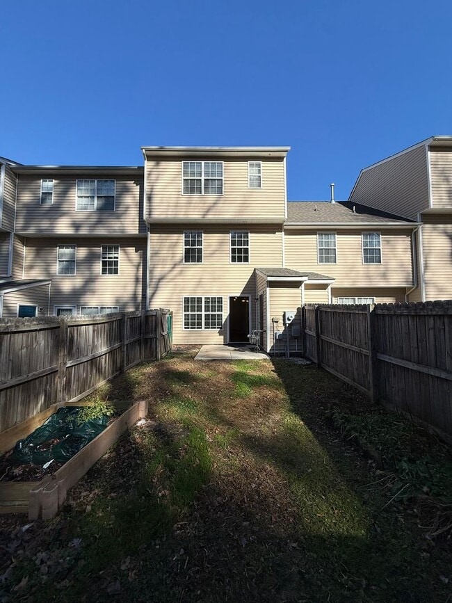 10213 Sarah St in Midlothian, VA - Building Photo - Building Photo