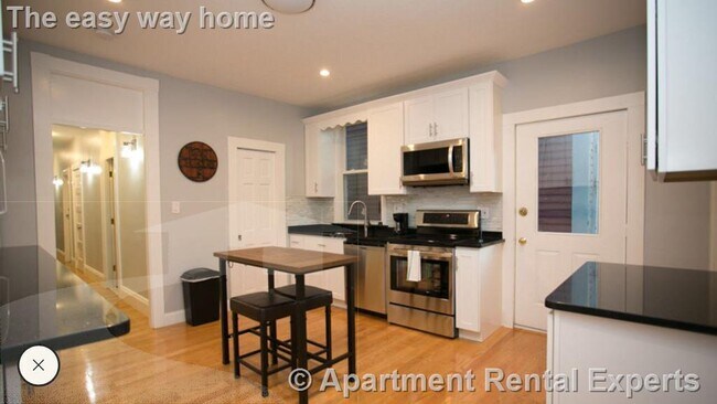 property at 7 Story St