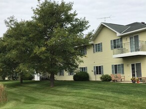 Greenfield Estates I & II in Le Sueur, MN - Building Photo - Building Photo