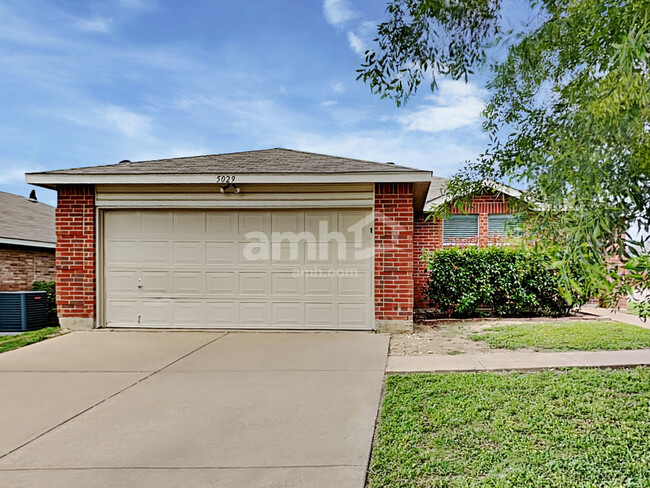 property at 5029 Prestwick Dr