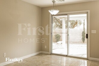 11125 Rossi Ave in Las Vegas, NV - Building Photo - Building Photo