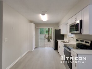 3572 Raymur Villa Dr in Jacksonville, FL - Foto de edificio - Building Photo
