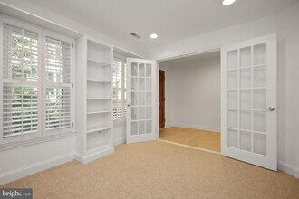 4910 Montgomery Ln in Bethesda, MD - Building Photo - Building Photo