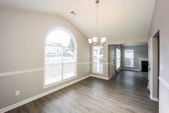 5651 Eagles Feather Ln in Riverdale, GA - Building Photo - Building Photo