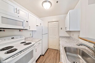 Hayward Landing in Douglas, MA - Building Photo