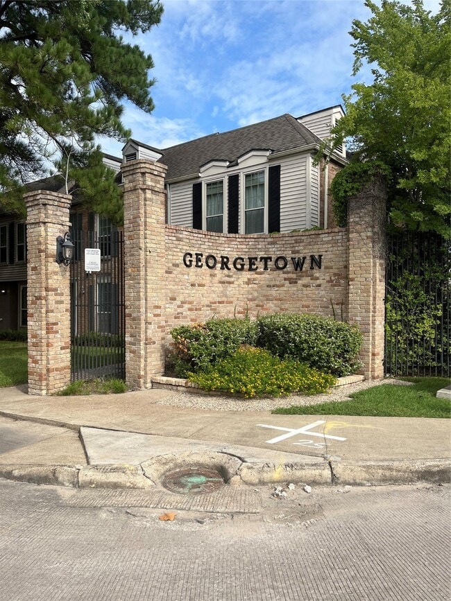 811 Wax Myrtle Ln in Houston, TX - Building Photo - Building Photo