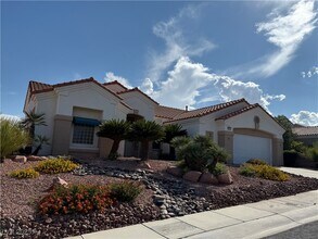 10513 Longwood Dr in Las Vegas, NV - Building Photo - Building Photo