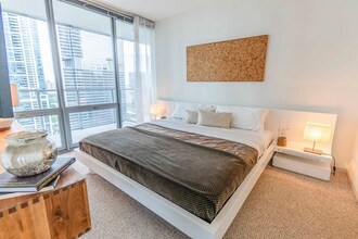 367 E Wacker Dr in Chicago, IL - Building Photo - Building Photo