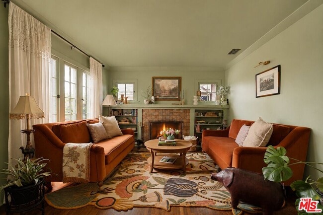 property at 1087 S Plymouth Blvd