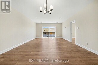 448 Falcon Ln in Russell, ON - Building Photo - Building Photo