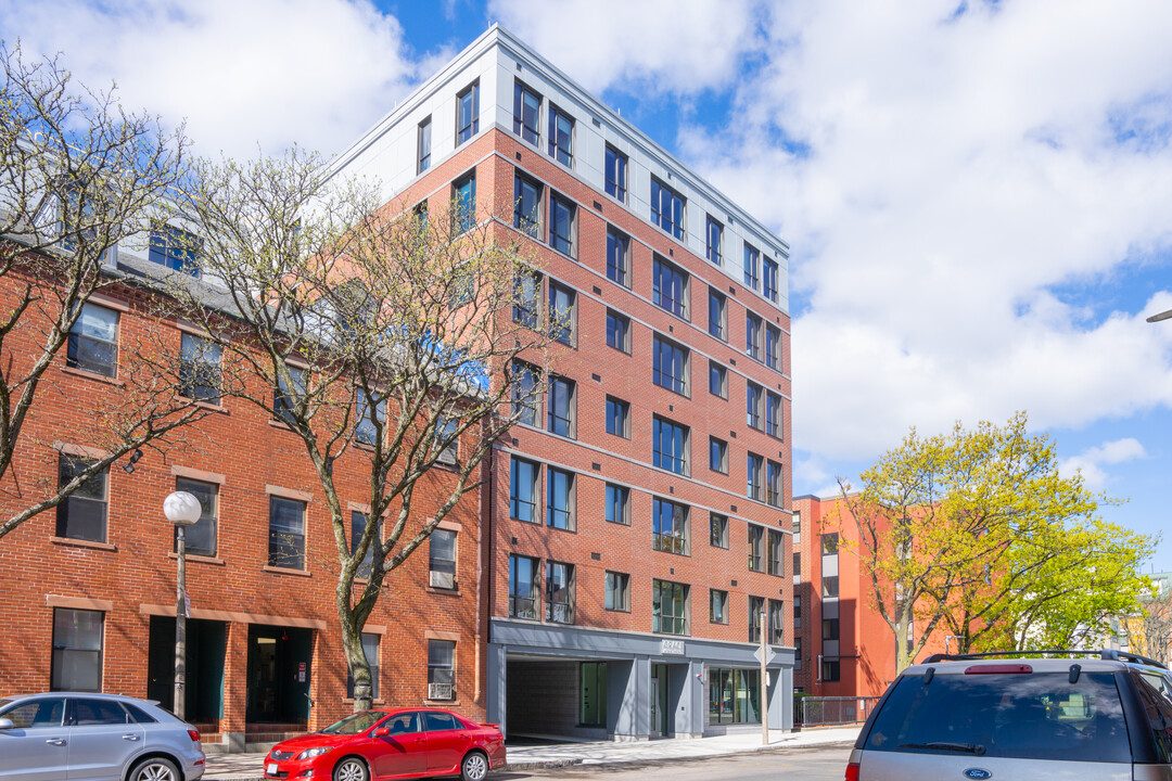 Grace Apartments in Boston, MA - Foto de edificio