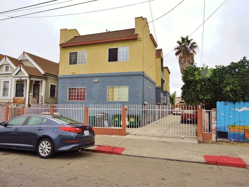 1437 25th Ave in Oakland, CA - Building Photo