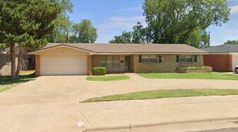 3810 43rd St in Lubbock, TX - Building Photo