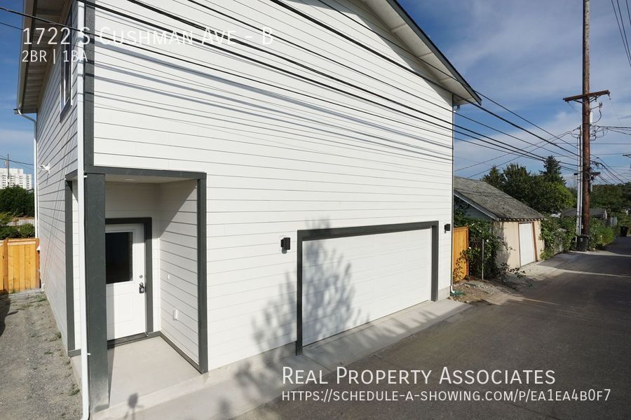 1722 S Cushman Ave in Tacoma, WA - Building Photo