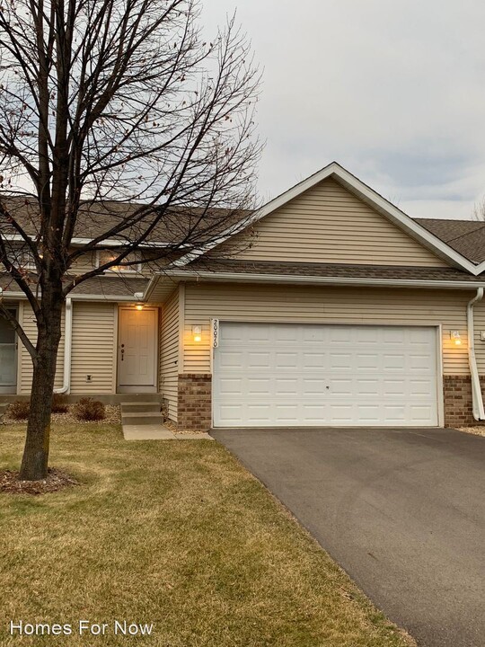 20070 Cabrilla Way in Farmington, MN - Building Photo