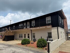 213 Main St, Unit 2 in Shoals, IN - Building Photo