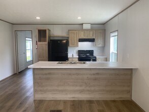 539 Canterbury Ct in Timmonsville, SC - Building Photo - Building Photo