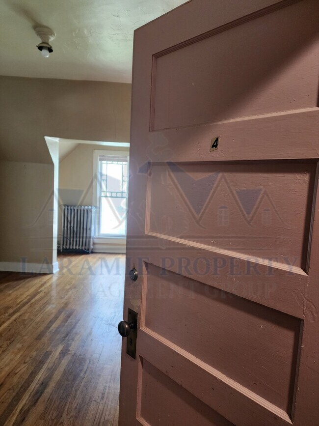 816 Grand Ave, Unit Apt 4 in Laramie, WY - Building Photo - Building Photo