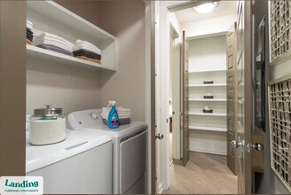825 Usener St in Houston, TX - Building Photo - Building Photo