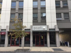 111 N 9th St, Unit 203 in Philadelphia, PA - Building Photo - Building Photo