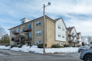 81 High St in Amesbury, MA - Building Photo