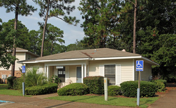 Morgan Trace Apartments in Gulf Shores, AL - Foto de edificio - Building Photo