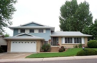 12148 W Jewell Dr in Lakewood, CO - Building Photo