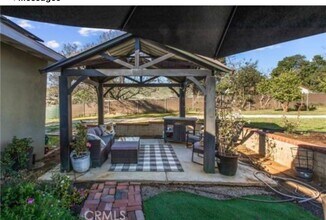 33574 Washington Dr in Yucaipa, CA - Foto de edificio - Building Photo