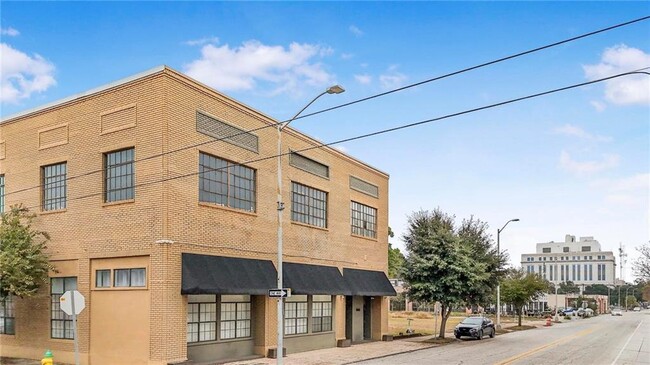 308 St Louis St in Mobile, AL - Building Photo - Building Photo