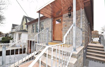 86-16 262nd St in Queens, NY - Building Photo - Building Photo