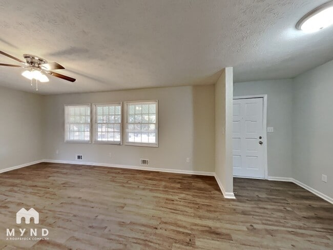 170 Chesterfield Ct SW in College Park, GA - Building Photo - Building Photo