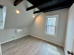 61 Tell St, Unit 3 in Providence, RI - Foto de edificio - Building Photo