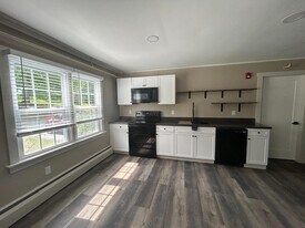 365 Summer St in Springfield, VT - Building Photo