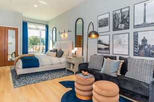 Perla Park Ten in Houston, TX - Building Photo