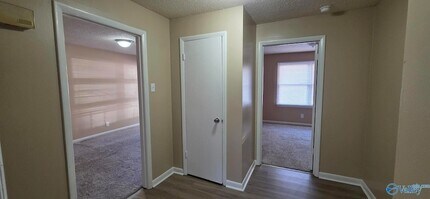 2108 Hill St NW in Huntsville, AL - Foto de edificio - Building Photo