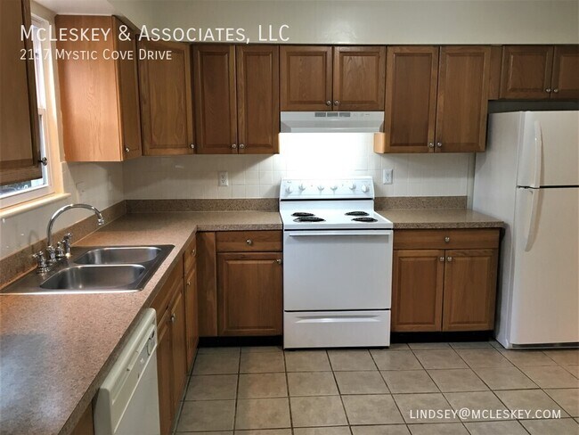 2137 Mystic Cove Dr in Virginia Beach, VA - Building Photo - Building Photo